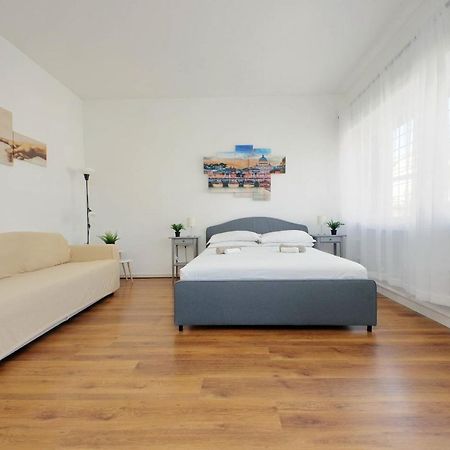 Zucchi Rooms Rome Bagian luar foto