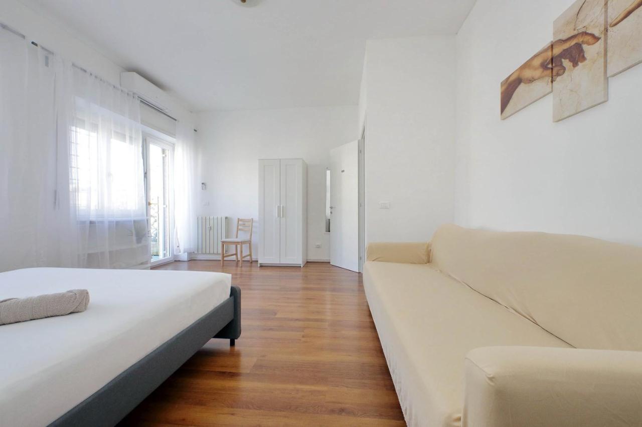 Zucchi Rooms Rome Bagian luar foto